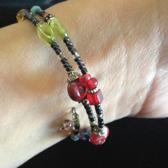 GIFTED--  Memory wire bracelet - Picture 3 of 3