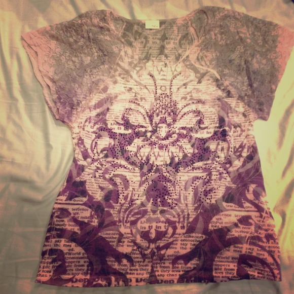 Lace sleeve fleur de lis