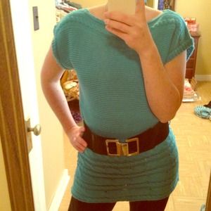 NWT blue short sleeved knit top WITH belt!