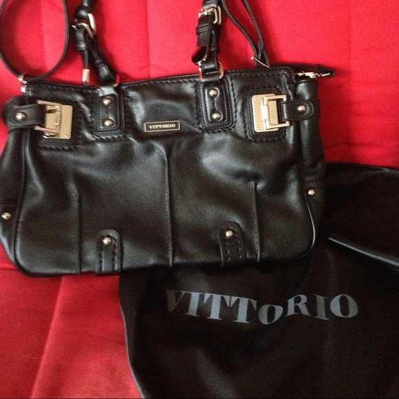 Chic Designer Handbag - Picture 3 of 4