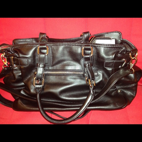 Chic Designer Handbag - Picture 4 of 4