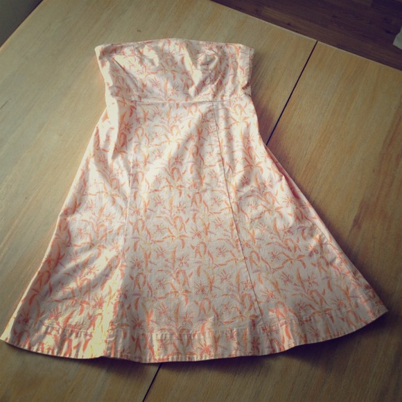 GAP Dresses & Skirts - Strapless Summer Dress