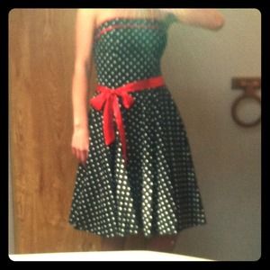 Classic, gorgeous a stand out dress!