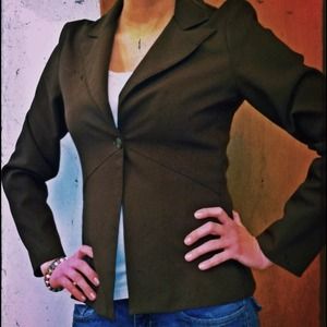 An color mix between army green & faded olive