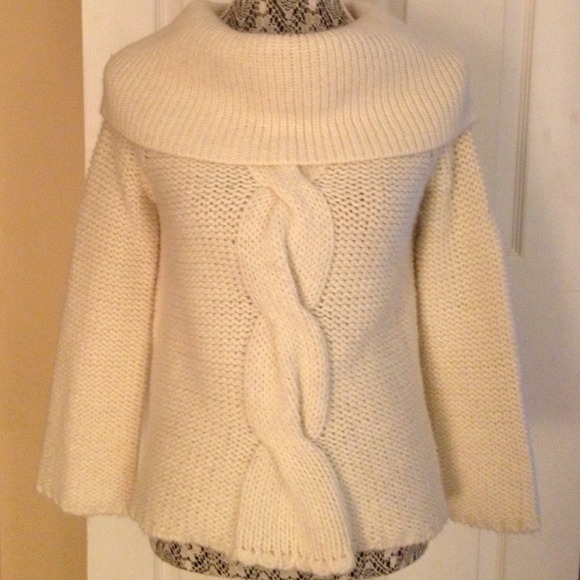 ❌SOLD❌Michael Kors Sweater - Picture 3 of 4