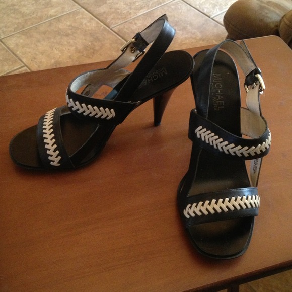 Michael kors heels size 7.5M