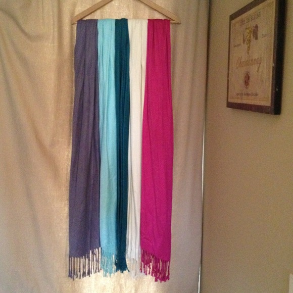 Sold as bundle: Variety of scarves