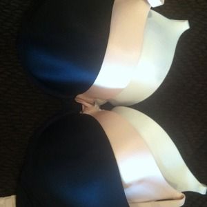 Sold-3 Victoria Secret Bra's-34D