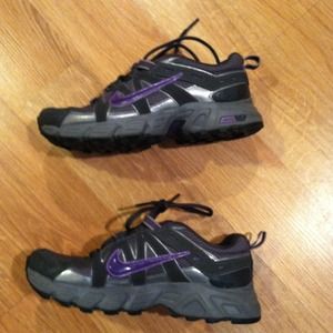 Like new Nike albord8 sneakers