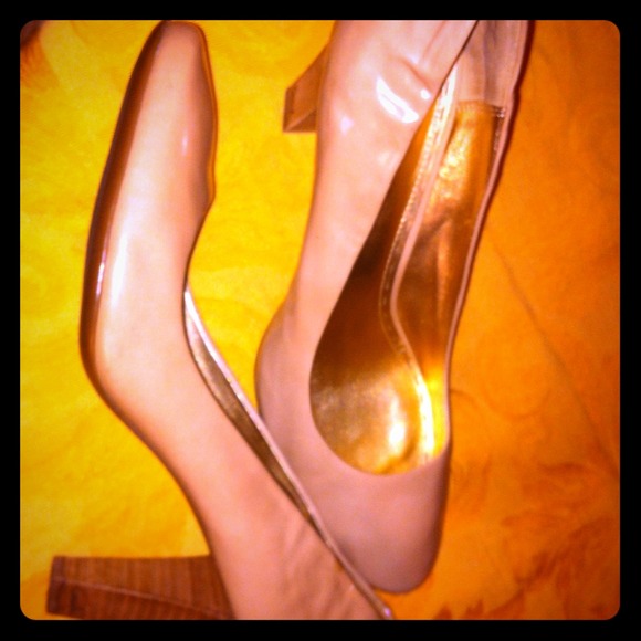 Coach nude pumps! Wooden heel