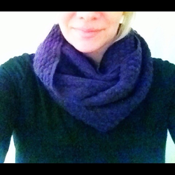 ❤REDUCED❤ Must go! Infinity scarves