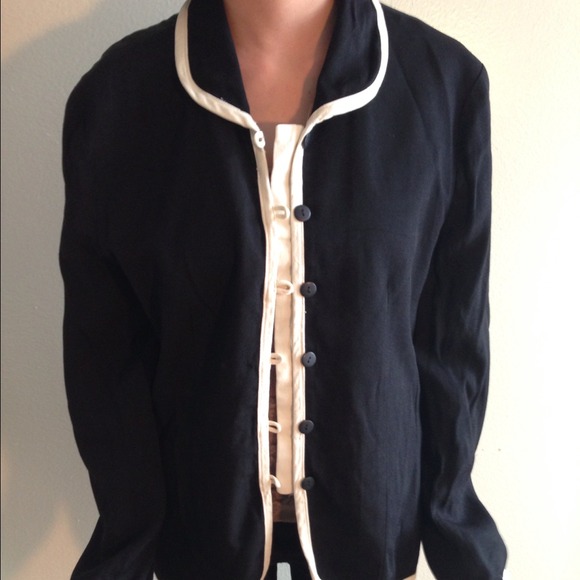 💢SOLD💢 Black Outerwear Jacket Long Sleeve - Picture 2 of 4