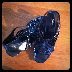 Mossi heal size 11 super comfie!