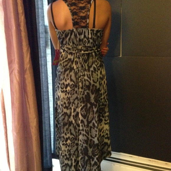 Animal print sleeveless hi lo dress - Picture 2 of 2