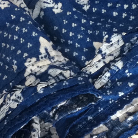 Blue and white print linen skirt with bow - Picture 3 of 3