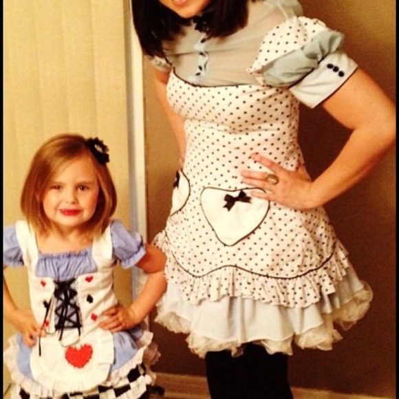 Alice halloween costume