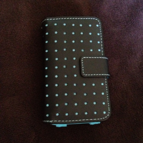 Accessories - black / blue iPhone  4S case + red long sleeve top