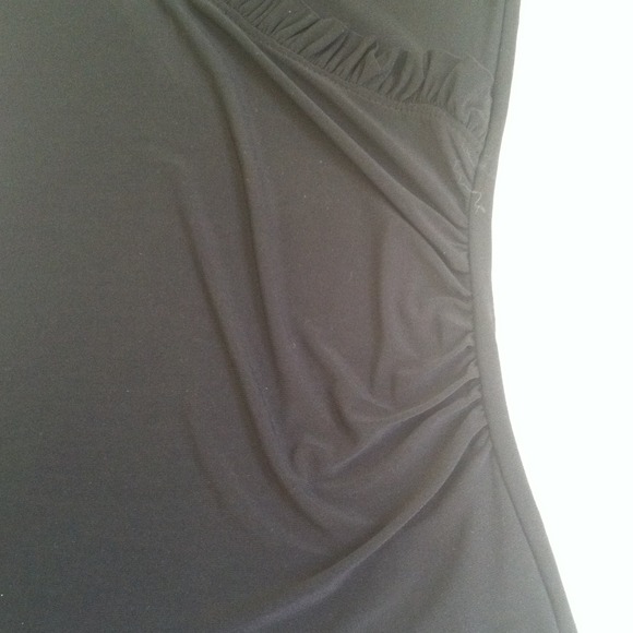 💚BUNDLED💚NWOT Beautiful short sleeve black top. - Picture 3 of 4