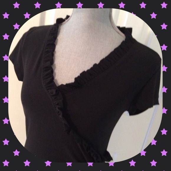 on Carnaby Tops - 💚BUNDLED💚NWOT Beautiful short sleeve black top.