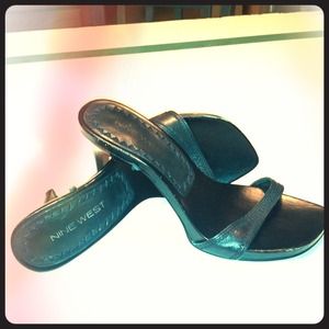 Nine West black stihlettos