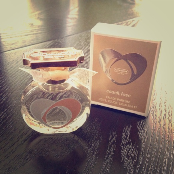 ⛔SOLD⛔ Coach Love mini travel fragrance perfume