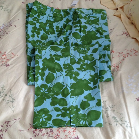 Patterned ankle pants