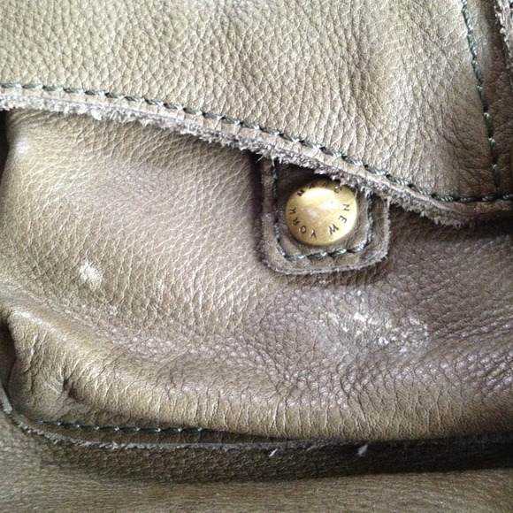 Andrew Marc Handbag in Olive Green - Picture 3 of 4