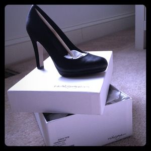 Halogen black leather pumps Sz 4 1/2 for anne1017