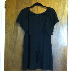 💰Sold in bundle💰Black top. 💜