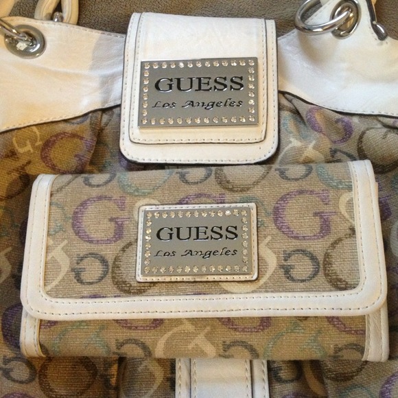 Guess Purse and wallet set - Picture 2 of 2