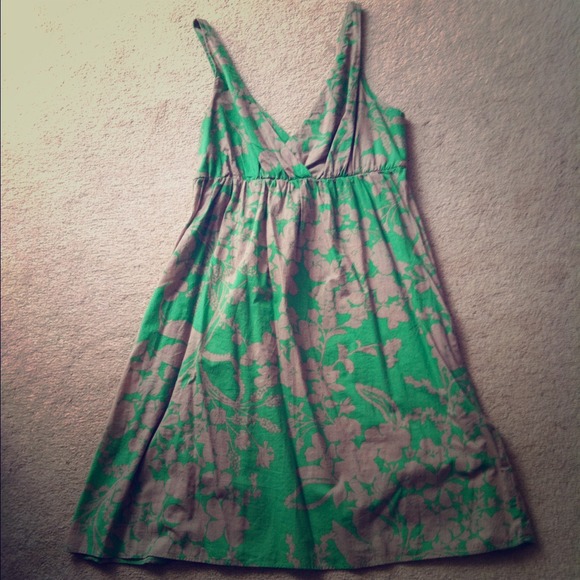 ⚓ SOLD In Bundle ⚓ Kelly Green & Tan Sundress