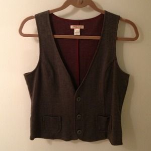 UO brand cotton 3 button vest