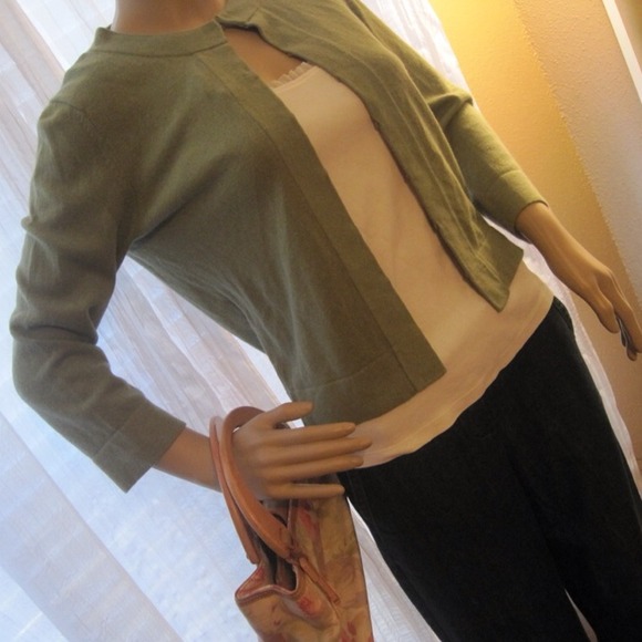 ♦♦SOLD♦♦Banana Republic Green Cardigan