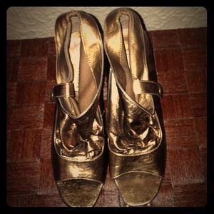 Sexy Bronze Peep-Toe Ankle Boots by Steve Madden!