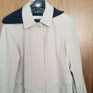 Liz Claiborne raincoat with hood