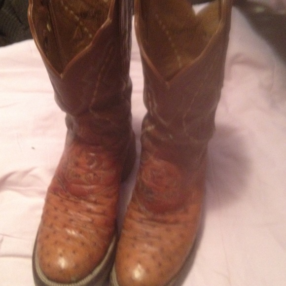 Cowgirl Lucchese 2000! Ostrich boots!!!