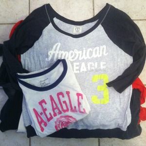 Bundle❤❤American eagle shirts and jean capris