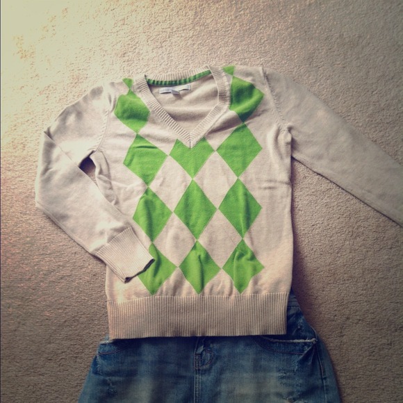 ⚓ SOLD In Bundle⚓Tan/Green Argyle Sweater
