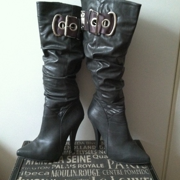🎀BUNDLED🎀 Grey stiletto boots & Brown boots