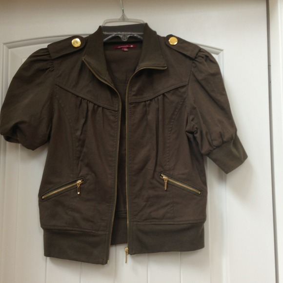 SOLD IN BUNDLE - LEAH Army green light zipper top-