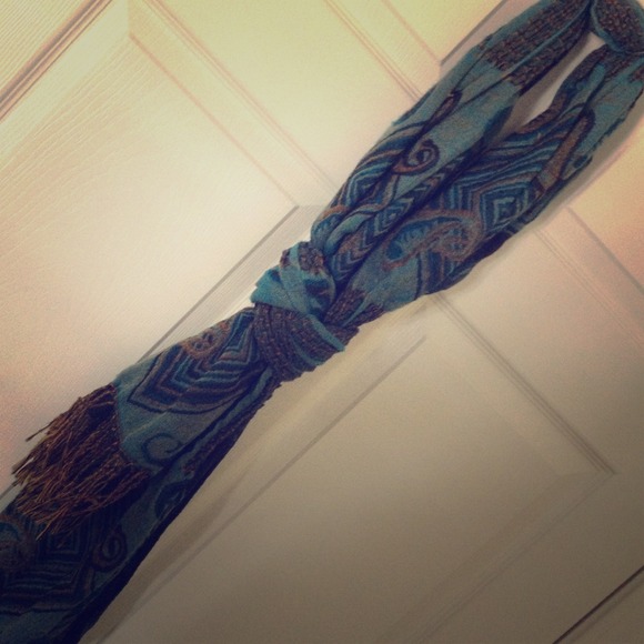 Cute scarf!