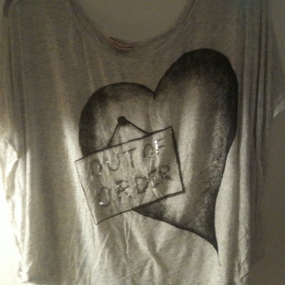 Over the shoulder angel winged loose shirt