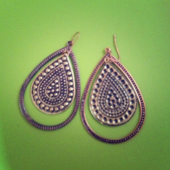 Traded 🚫🚫🚫🚫 Cute teardrop earrings