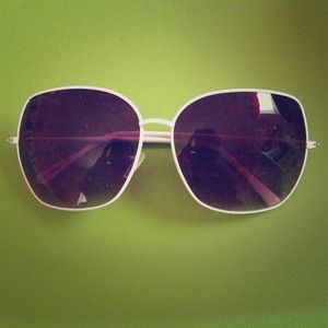 Trades 🚫🚫🚫 Cute sunglasses