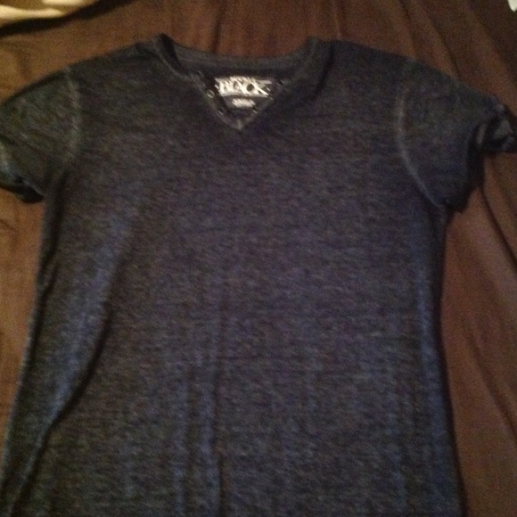 Black v-neck guys shirt - Picture 1 of 1