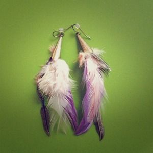 Traded 🚫🚫🚫🚫 So cute feather earrings