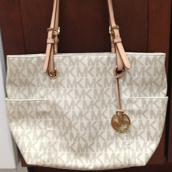 SOLDMichael Kors Jet Set Tote