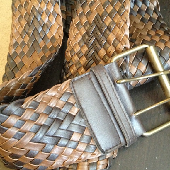 Accessories - Big brown woven belt, fits ANY size!