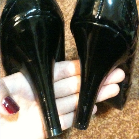 Fioni Oxford Heel - Picture 3 of 4