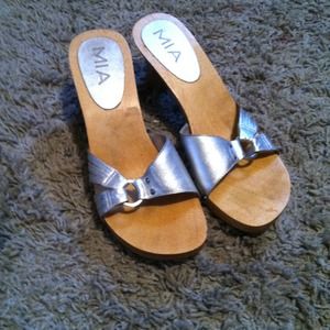 😊REDUCED😊 Mia- Silver w/ Wood